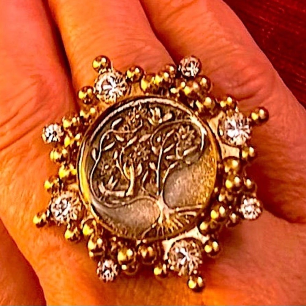 Gorgeous and Rare Tree of Life Ring, Size 8